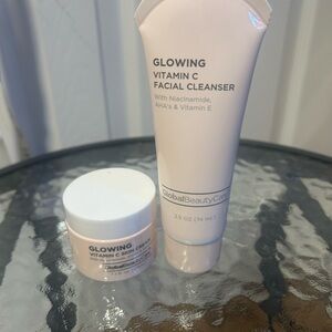 Glowing Vitamin C Skincare Set - Cream & Cleanser